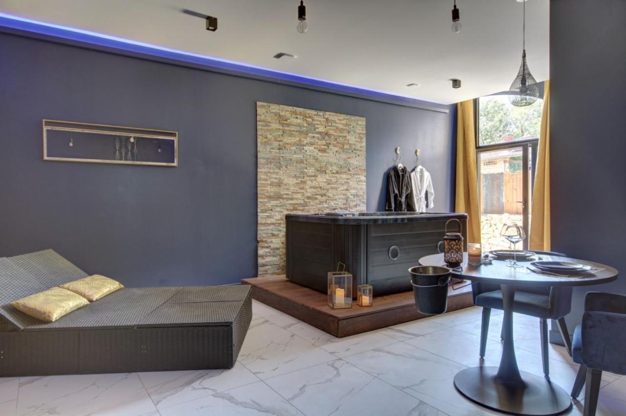 Suite Blue Jacuzzi Le Breuil  Eksteriør bilde